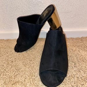Black/gold suede peep toe sandals 3.5 inch heels - Size 7
